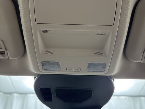 Used 2020 Ford Escape SE image 24