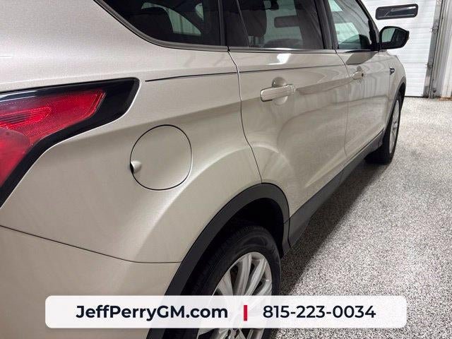 Used 2017 Ford Escape Titanium FWD image 9