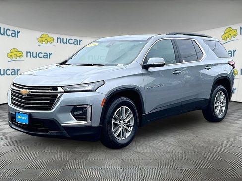 Used 2023 Chevrolet Traverse LT AWD/4WD image 3