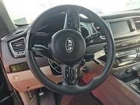 Used 2021 Kia Sedona LX image 10