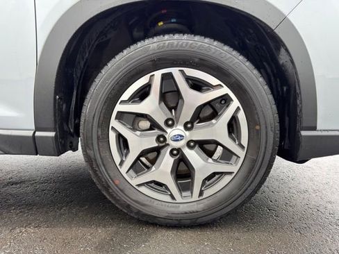Used 2021 Subaru Forester Premium AWD/4WD image 25