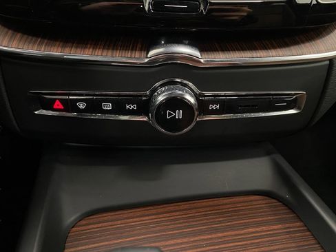 Used 2024 Volvo XC60 T8 Plus w/ Climate Package image 25