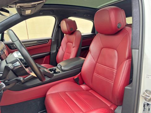 Used 2023 Porsche Cayenne GTS AWD/4WD image 47