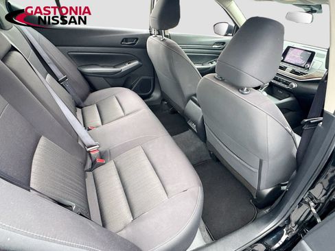 Used 2025 Nissan Altima 2.5 SV FWD image 34