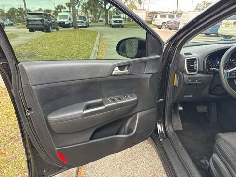 Used 2021 Kia Sportage LX FWD image 22