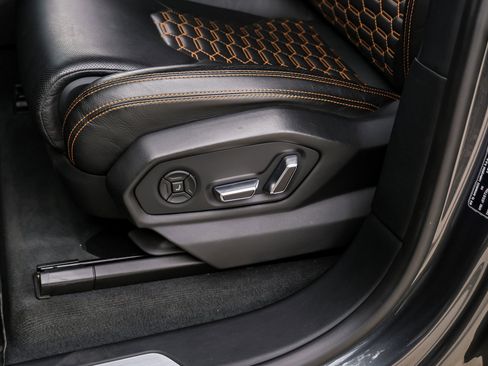 Used 2020 Lamborghini Urus image 33