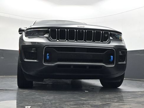 Used 2023 Jeep Grand Cherokee Overland w/ Advanced Protech Group III AWD/4WD image 44