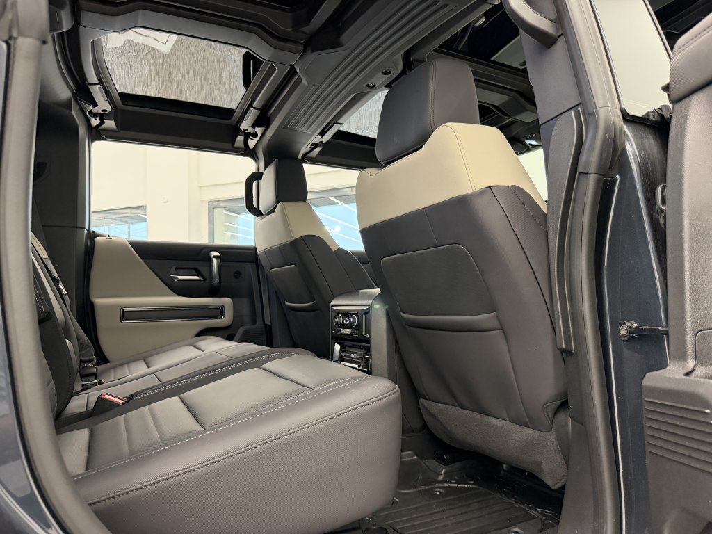 Used 2026 GMC Hummer EV SUV AWD/4WD image 32