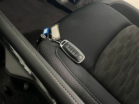 Used 2025 Nissan Pathfinder SV image 21