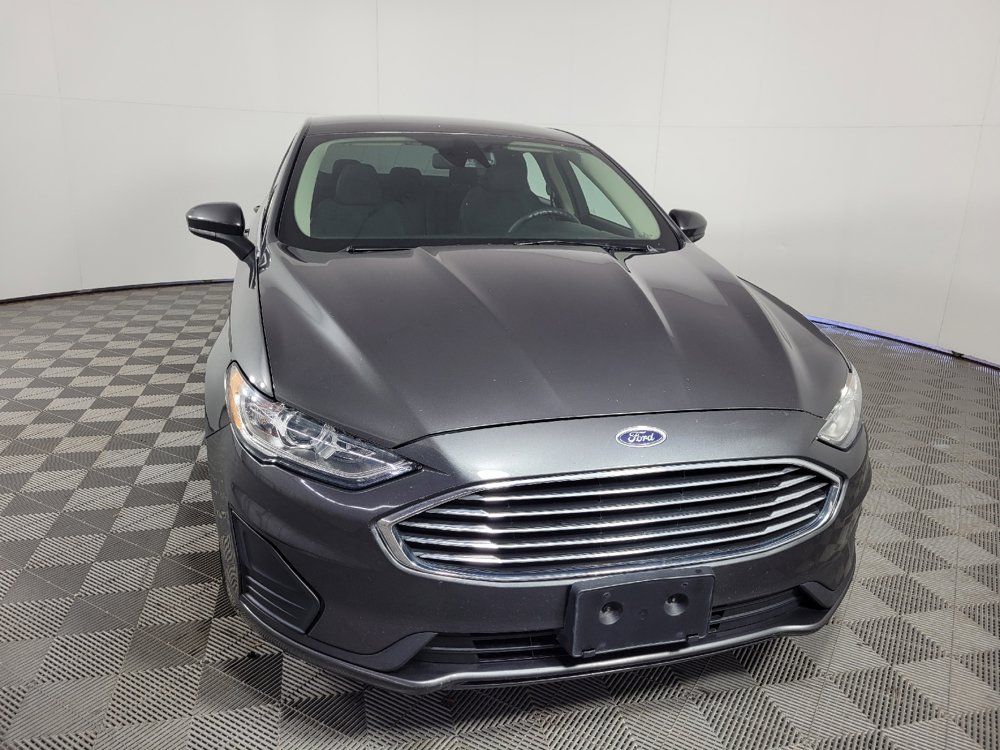 Used 2020 Ford Fusion SE FWD image 14