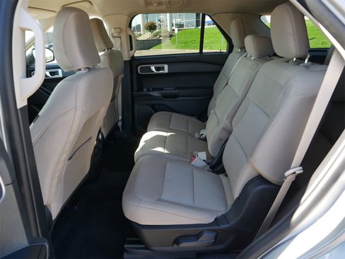 Used 2022 Ford Explorer 4WD image 16