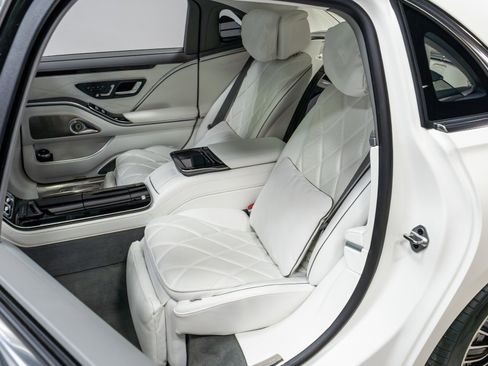 Used 2023 Mercedes-Benz Maybach S 680 4MATIC image 47