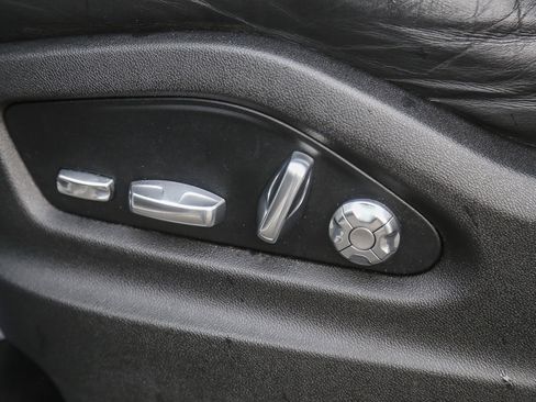 Used 2020 Porsche Cayenne S image 21