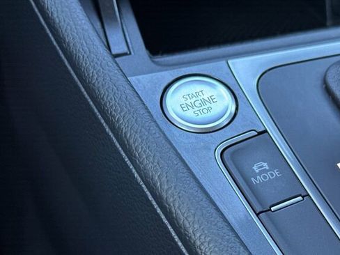 Used 2019 Volkswagen e-Golf SE w/ Driver Assistance Package image 22