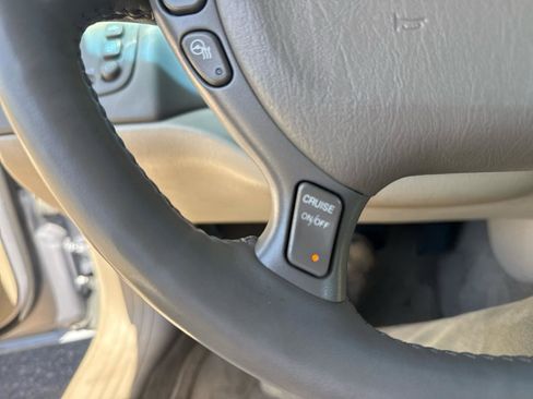 Used 2004 Cadillac De Ville w/ Equipment Group FWD image 20