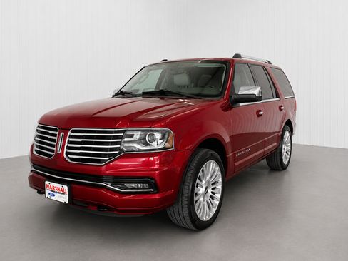 Used 2015 Lincoln Navigator 2WD image 3