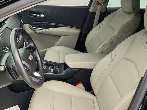 Used 2023 Cadillac XT4 Luxury w/ Cold Weather Package image 21