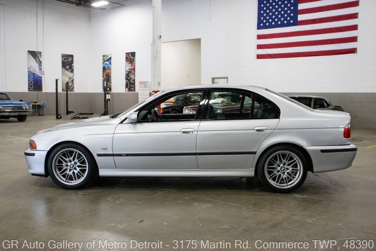 Used 2003 BMW M5 RWD image 3