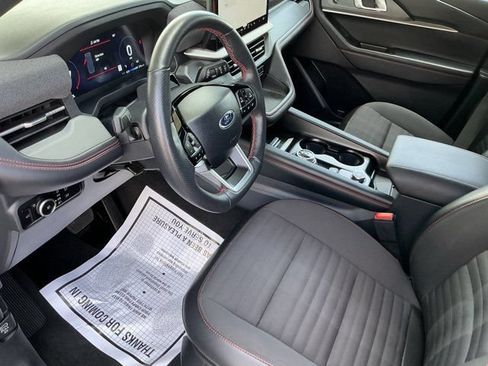 Used 2025 Ford Explorer ST-Line w/ ST-Line Street Pack AWD/4WD image 16