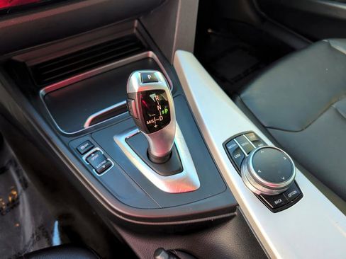 Used 2018 BMW 320i xDrive Sedan image 26