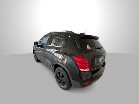 Used 2019 Chevrolet Trax LT w/ LT Convenience Package image 6