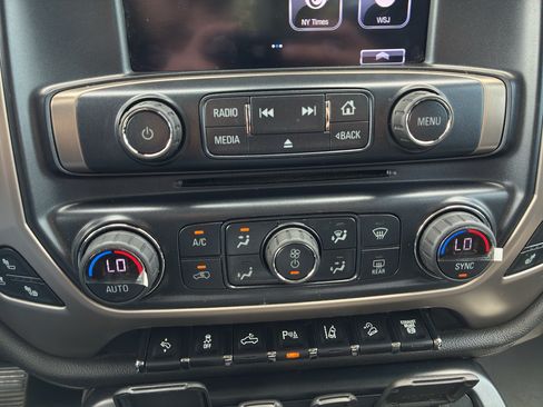 Used 2018 GMC Sierra 2500 Denali w/ Duramax Plus Package AWD/4WD image 37