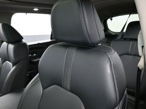 Used 2024 Honda Pilot Touring image 18