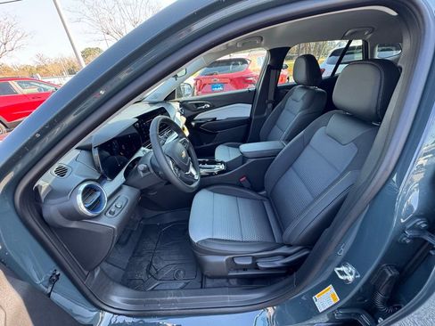 New 2026 Chevrolet Trax LT w/ Driver Confidence Package image 10