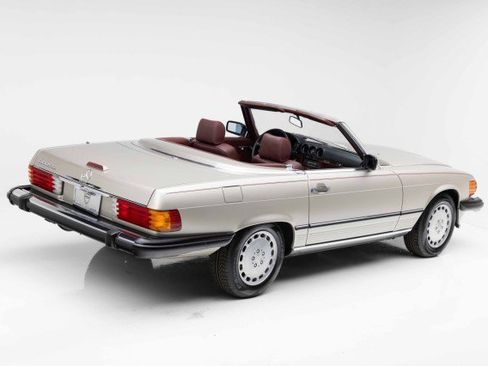 Used 1989 Mercedes-Benz 560 SL image 3