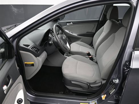 Used 2014 Hyundai Accent GLS image 11