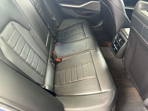 Used 2024 BMW 330i Sedan w/ M Sport Package RWD image 32