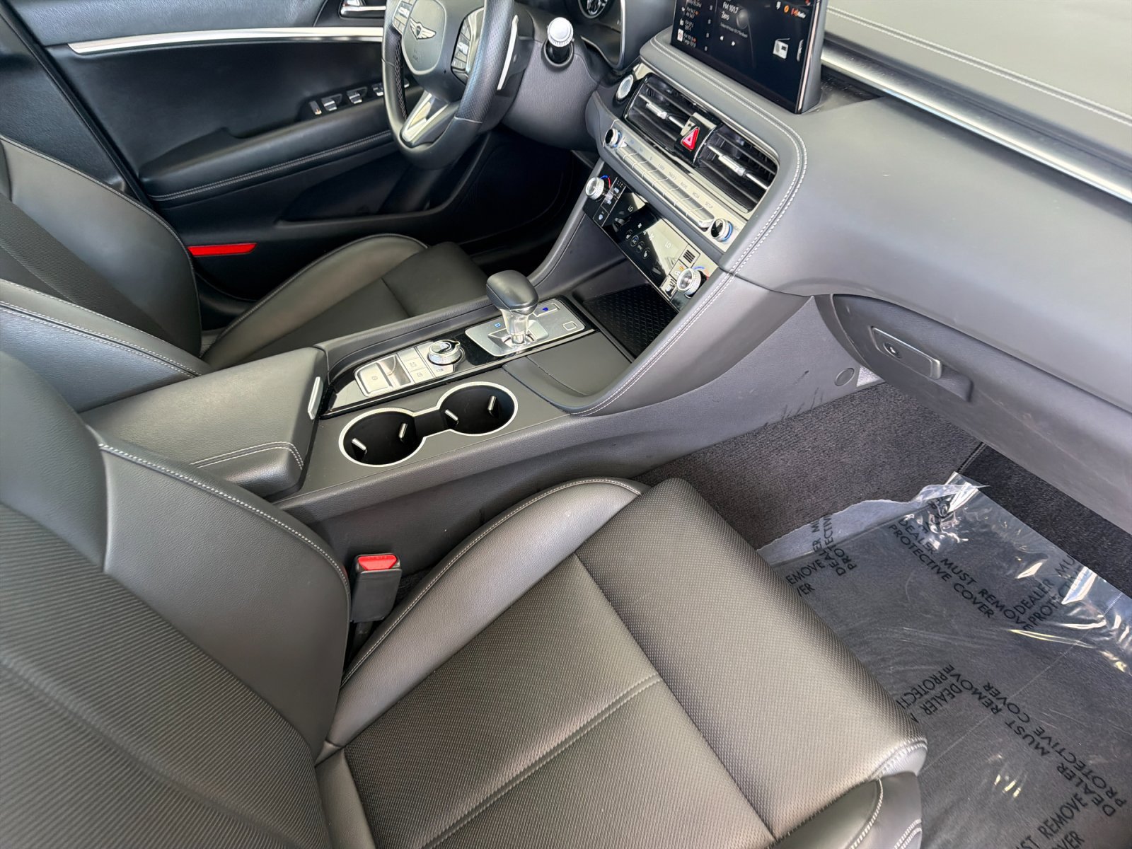 Used 2025 Genesis G70 2.5T RWD image 16