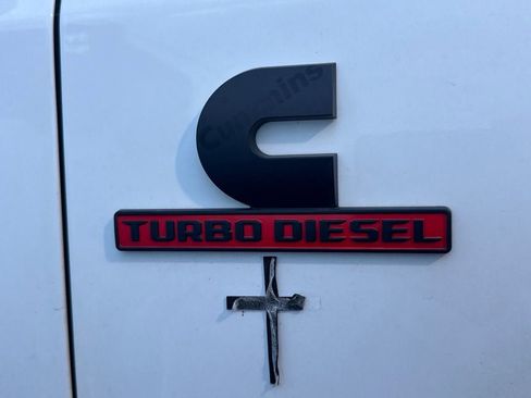 Used 2022 RAM 2500 Big Horn w/ Night Edition AWD/4WD image 4