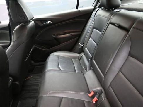 Used 2018 Chevrolet Cruze Premier FWD image 22