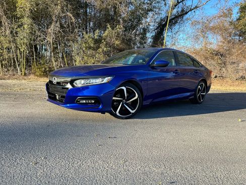 Used 2020 Honda Accord Sport image 2