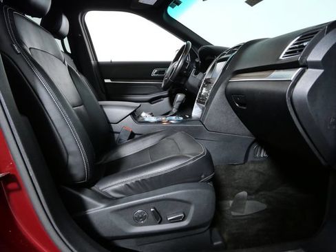 Used 2016 Ford Explorer Limited w/ Equipment Group 301A AWD/4WD image 9