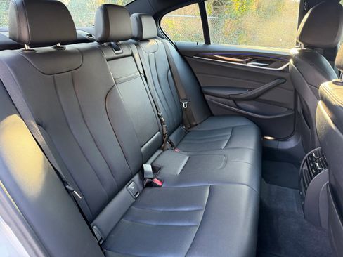 Used 2018 BMW 530i xDrive image 34