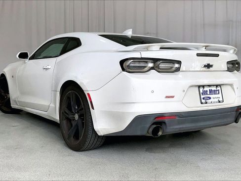 Used 2019 Chevrolet Camaro SS image 2