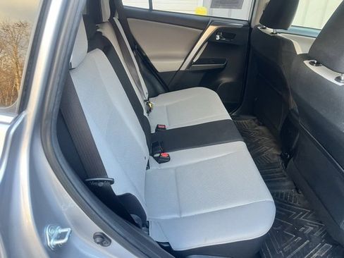 Used 2018 Toyota RAV4 XLE image 14