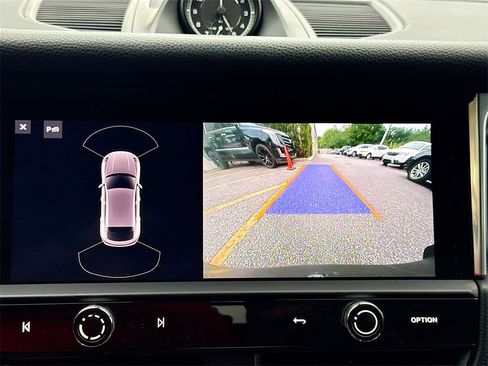 Used 2022 Porsche Macan Base image 15