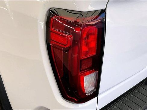 Used 2024 GMC Sierra 2500 Pro w/ Convenience Package AWD/4WD image 29
