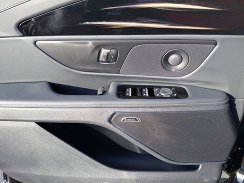 New 2026 Lincoln Nautilus Reserve w/ Jet Appearance Package image 11