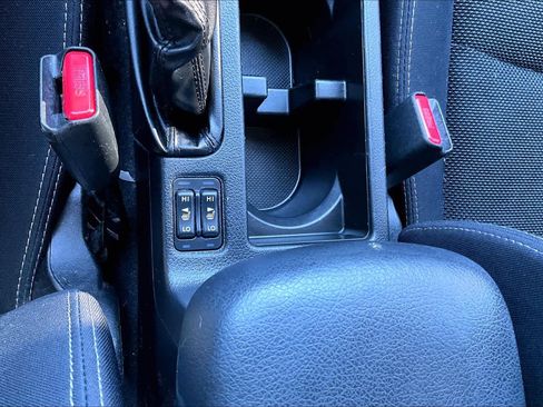 Used 2014 Subaru Crosstrek 2.0i Premium image 32