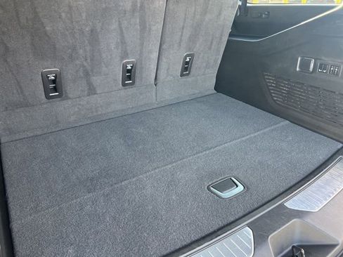 Used 2024 GMC Yukon XL Denali image 21