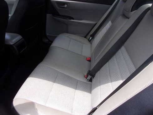 Used 2016 Toyota Camry SE FWD image 10