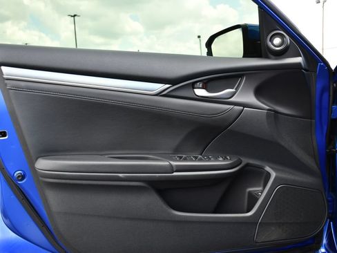 Used 2018 Honda Civic Touring image 14