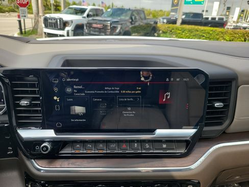 Used 2024 GMC Sierra 1500 SLT w/ SLT Premium Plus Package image 21