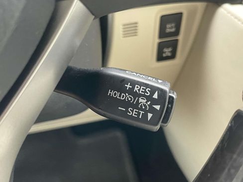 Used 2023 Lexus GX 460 Premium w/ Accessory Package AWD/4WD image 21
