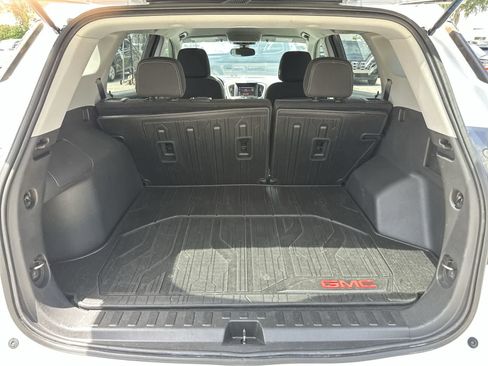 Used 2023 GMC Terrain SLE w/ Elevation Edition FWD image 17