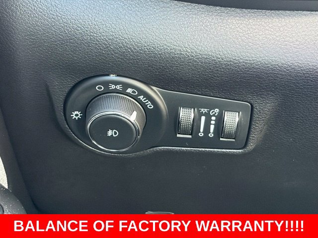 Used 2023 Jeep Compass Latitude AWD/4WD image 19